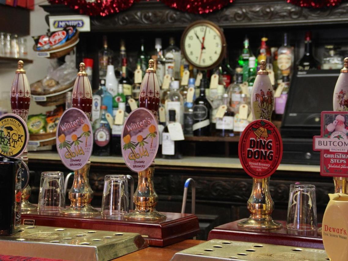 Crown And Trumpet Inn Broadway  Extérieur photo